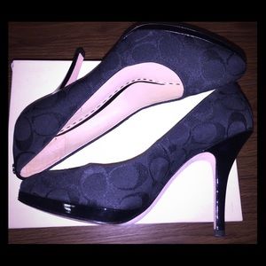 SOLD***👠Black Coach stilettos👠***SOLD